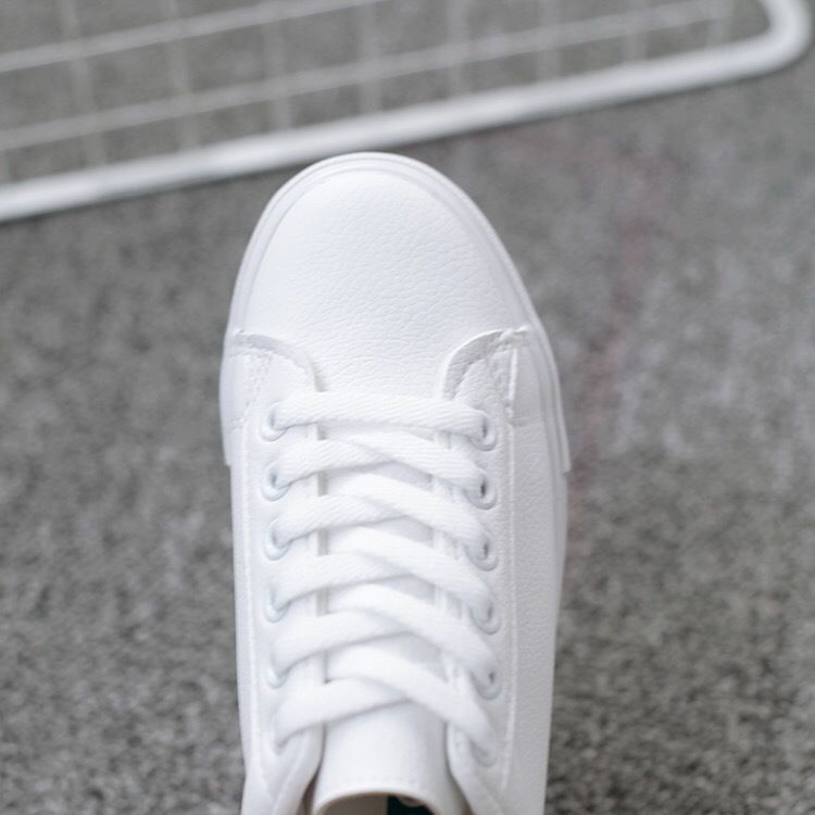 Tara – Vita Platta Skor för Kvinnor