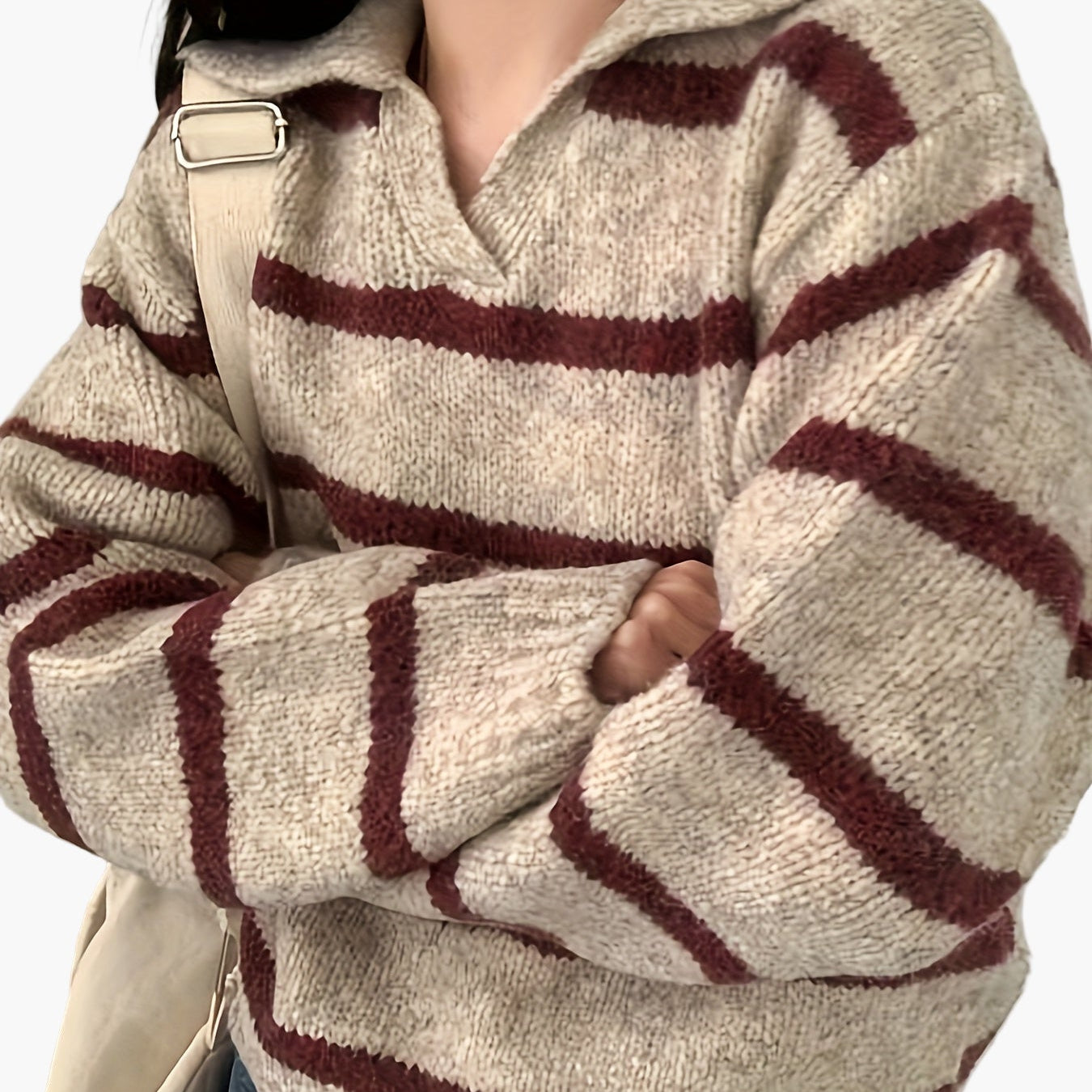 Damtröja med eleganta ränder och krage för höst och vinter