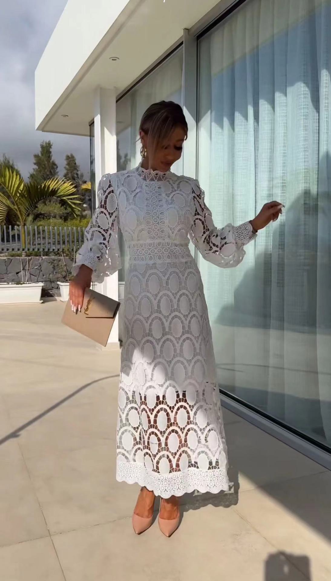 Lång luftig sommarklänning för dam – elegant maxiklänning för varma dagar