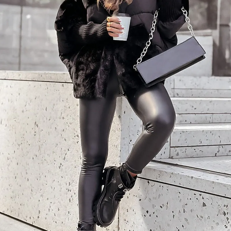 Damjacka – Trendig Vinterjacka med Huva och Fuskpäls, Perfekt för Kallt Väder och Stadsliv