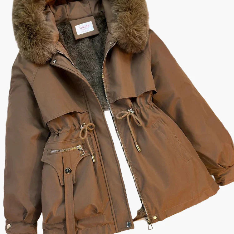 Dam Parkasjacka med Pälsliknande Krage – Vintermode och Urban Stil