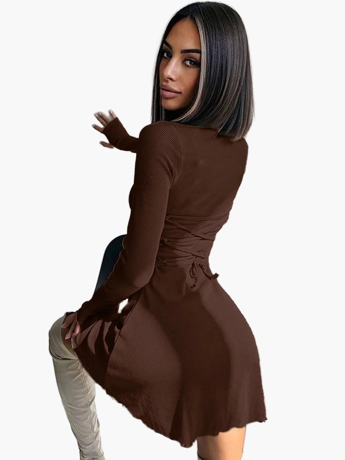 Kvinnors figurnära långärmad stilren miniklänning – Perfekt för vardag och fest