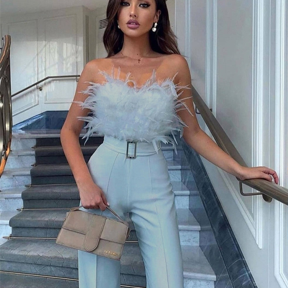 Gabrielle – Jumpsuit med fjädrar för festkvällar