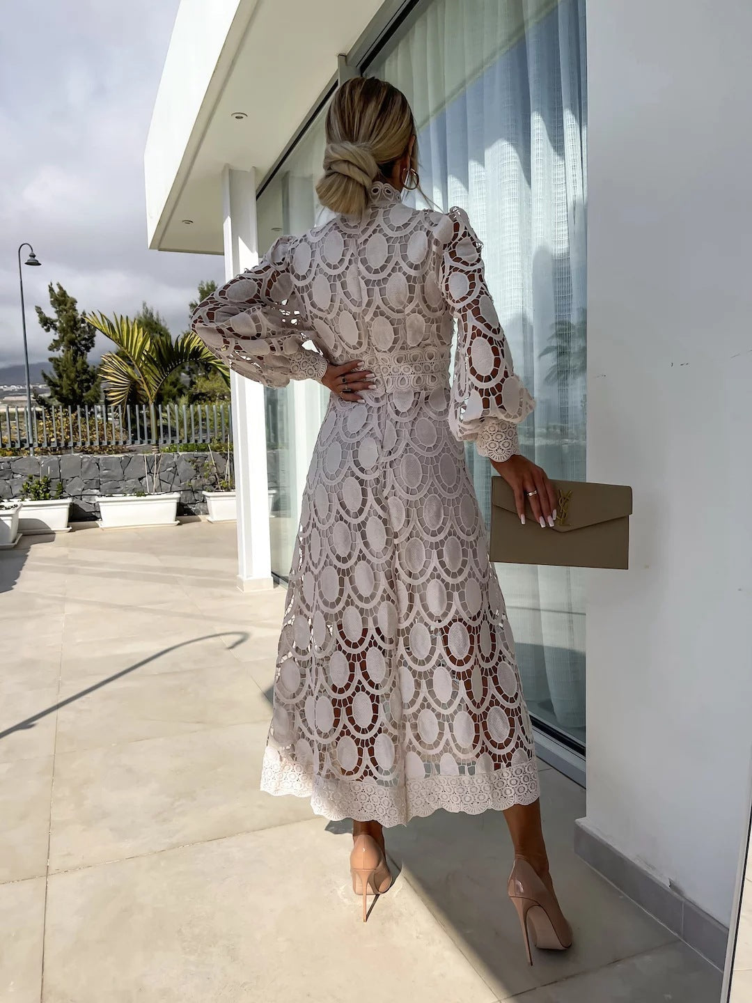 Lång luftig sommarklänning för dam – elegant maxiklänning för varma dagar